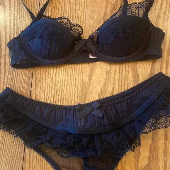 Brand New Agent Provocateur Fifi Bra in All Black. Size 34B